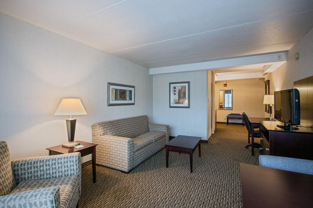 Fairfield Inn & Suites Springfield انفيلد المظهر الخارجي الصورة