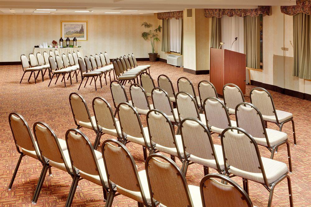 Fairfield Inn & Suites Springfield انفيلد المظهر الخارجي الصورة
