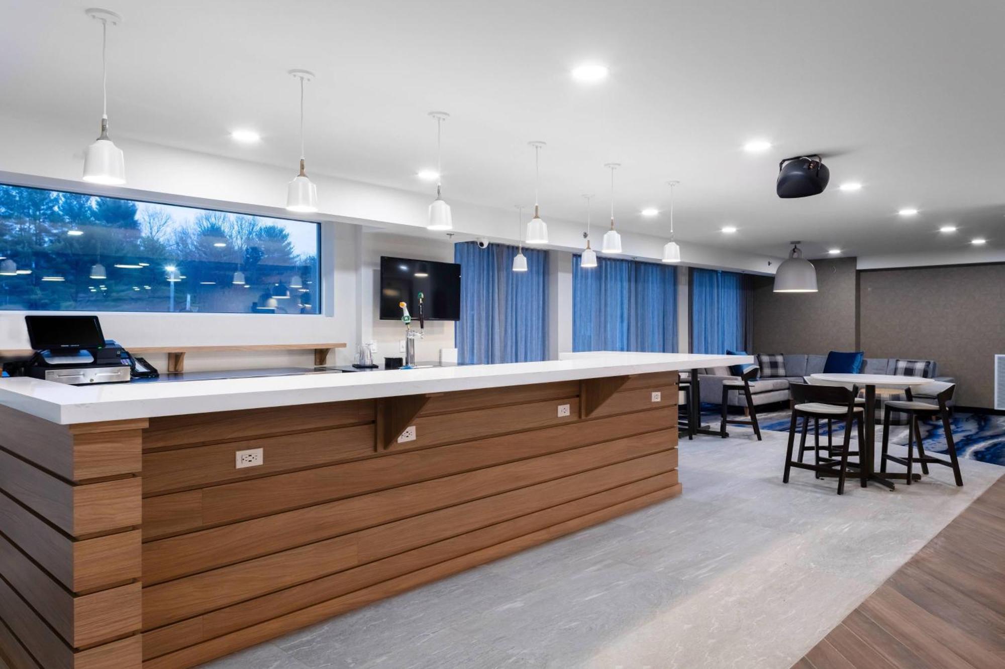 Fairfield Inn & Suites Springfield انفيلد المظهر الخارجي الصورة