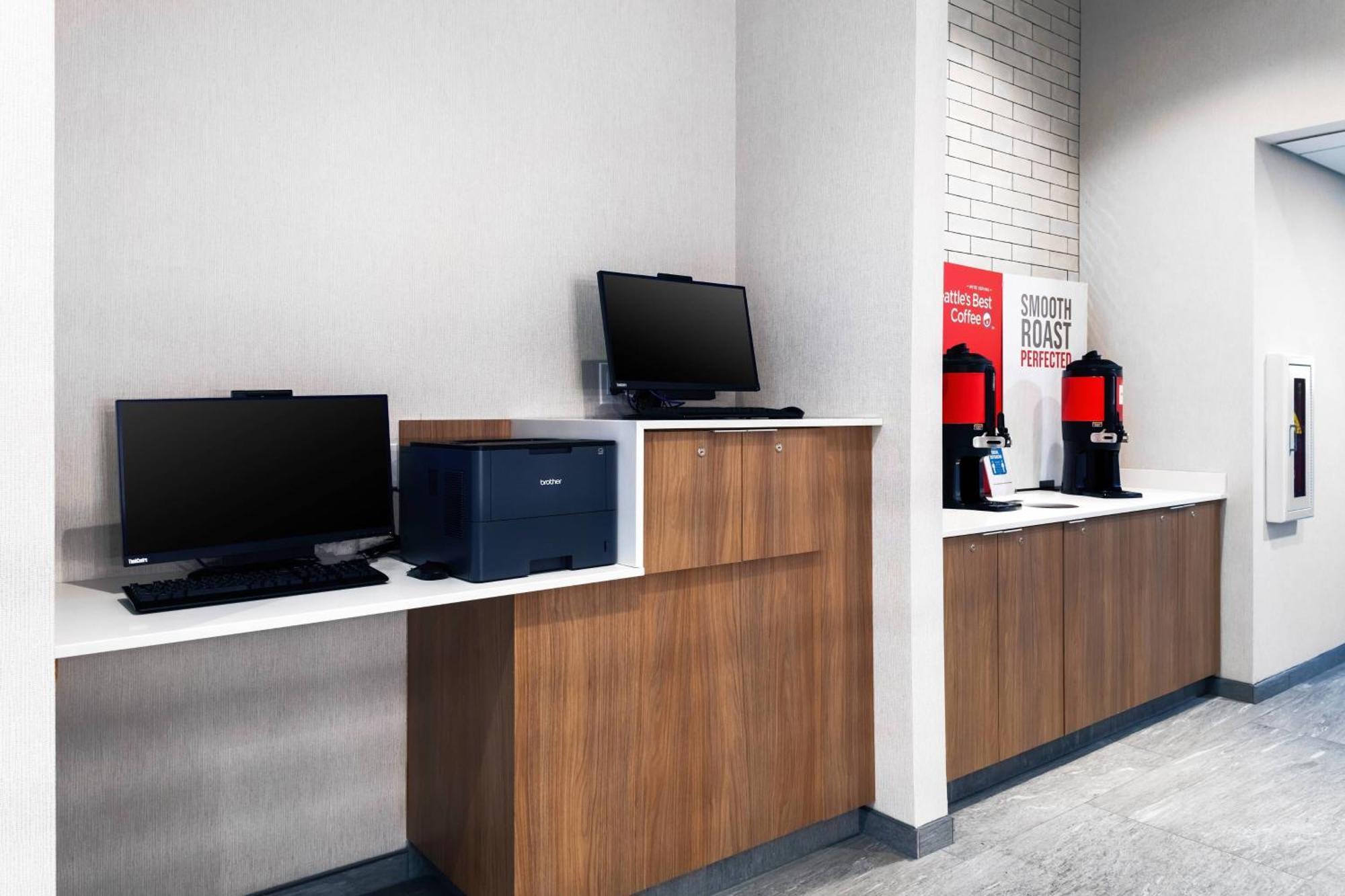 Fairfield Inn & Suites Springfield انفيلد المظهر الخارجي الصورة